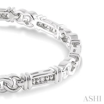 1/10 Ctw Knot Shape Round Cut Diamond Link Bracelet in Sterling Silver