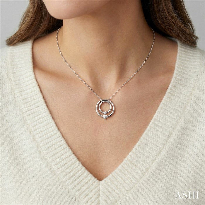 1/20 Ctw Round Cut Diamond Circle Pendant in Sterling Silver with Chain