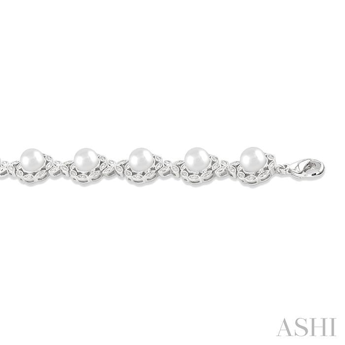 6 MM Cultured Pearl and 1/6 Ctw Round Cut Diamond Bracelet in Sterling Silver