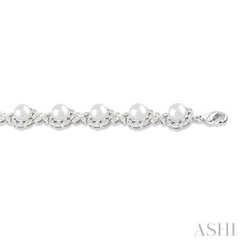 6 MM Cultured Pearl and 1/6 Ctw Round Cut Diamond Bracelet in Sterling Silver