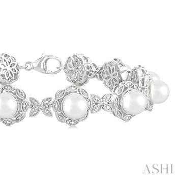 6 MM Cultured Pearl and 1/6 Ctw Round Cut Diamond Bracelet in Sterling Silver