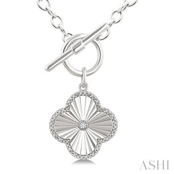 1/10 Ctw Clover Fluted Toggle Round Cut Diamond Pirouette Fashion Necklace in Sterling Silver