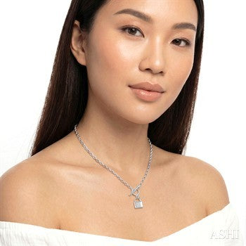 1/10 Ctw Lock & Key Toggle Round Cut Diamond Fashion Necklace in Sterling Silver