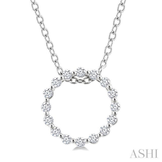 1/10 Ctw Circle Round Cut Diamond Pendant With Chain in Sterling Silver