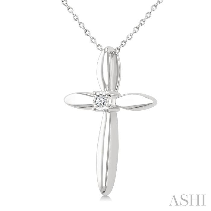 1/50 Ctw Round Cut Diamond Fashion Cross Pendant With Chain in Sterling Silver