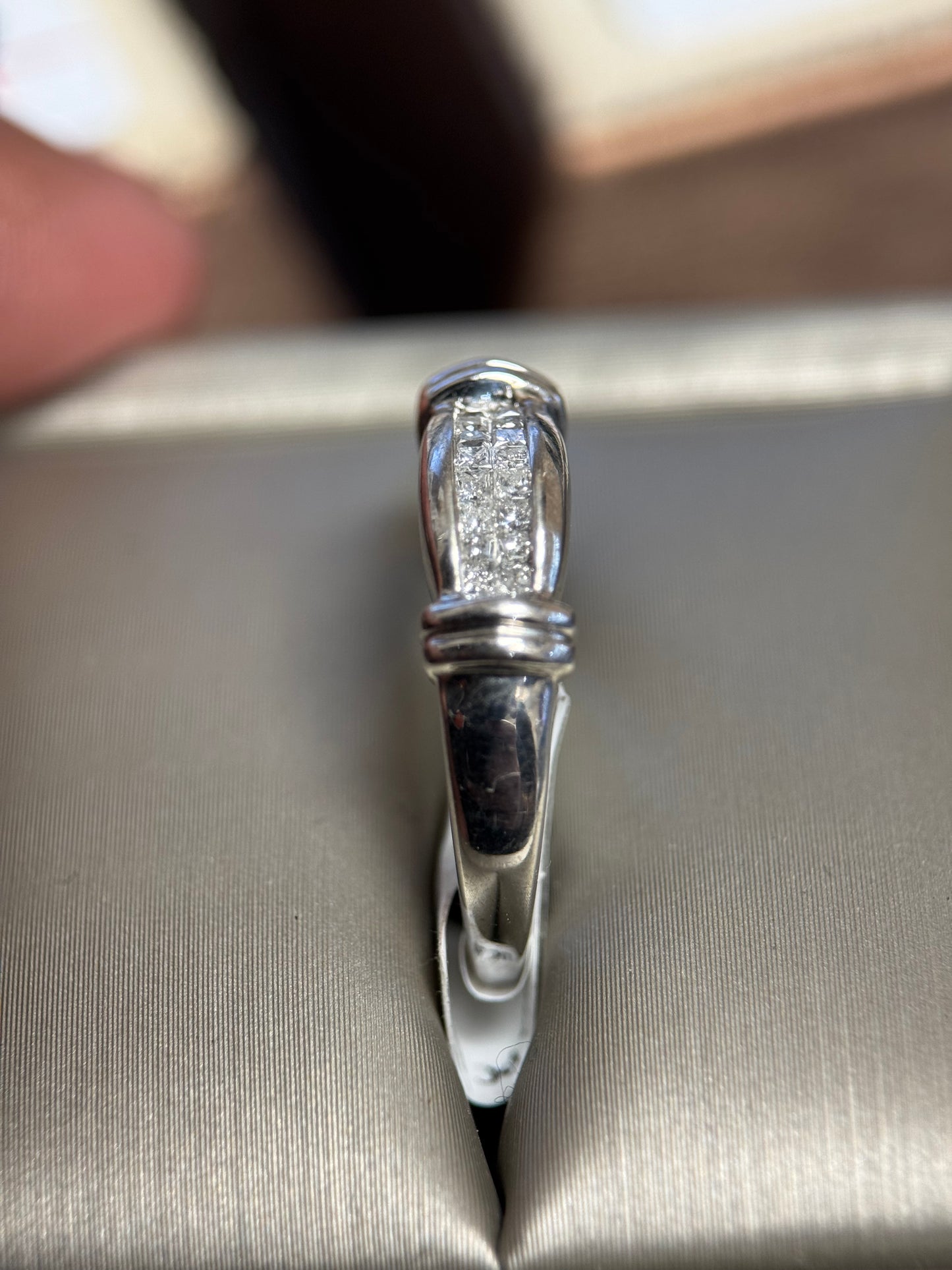 LADIES 16 princess cut DIAMOND BAND IN 10kw 1/4ctw