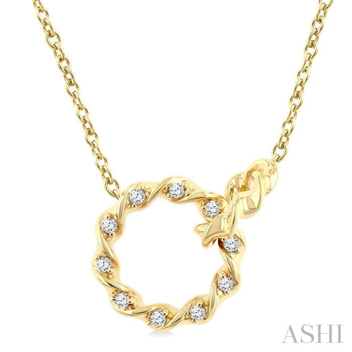 1/10 Ctw Round Cut Diamond Interlocked Circle Fashion Petite Pendant With Chain in 10K Yellow Gold
