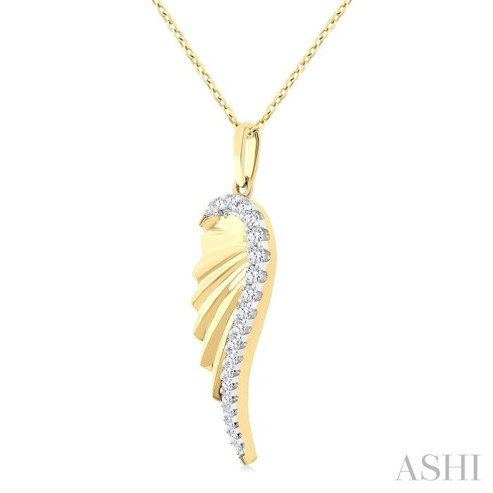 1/5 Ctw Fluted Texture Angel Wing Round Cut Diamond Pirouette Fashion Pendant With Chain in 10K Yellow Gold