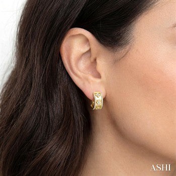 1/2 Ctw Round Cut Diamond Clover Fashion Hoop Earrings in 14K Yellow Gold