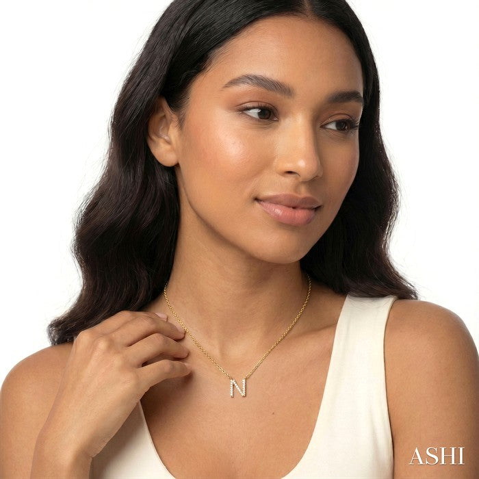 1/20 Ctw Initial 'N' Round Cut Diamond Pendant With Chain in 10K Yellow Gold