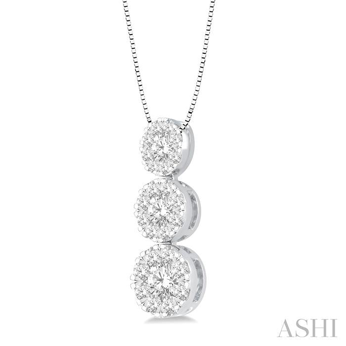 1/4 Ctw Past Present and Future Lovebright 3 stone Essential Round Cut Diamond Pendant with Chain in 14K White Gold