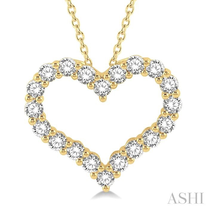 1 1/2 Ctw Heart Shape Round Cut Diamond Pendant With Chain in 14K Yellow Gold