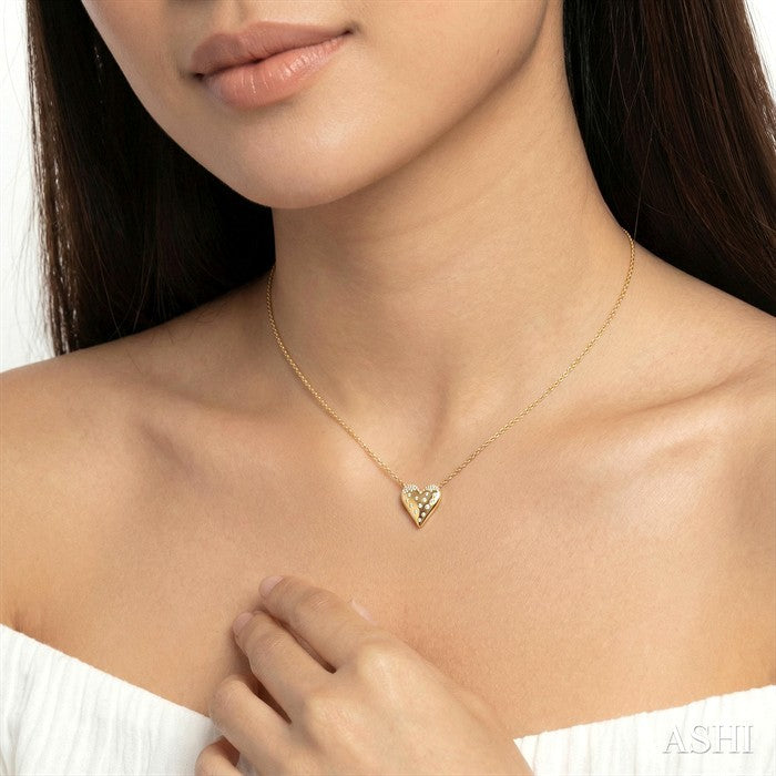 1/5 Ctw Round Cut Diamond Heart Mosaic Pendant With Chain in 10K Yellow Gold