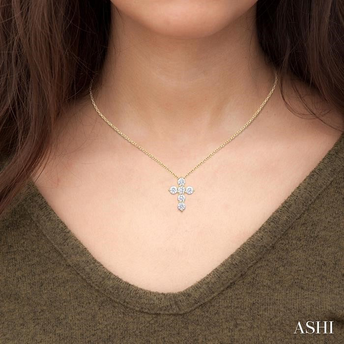1 1/2 Ctw Round Cut Diamond Christian Cross 6-Stone Fashion Pendant With Chain in 14K Yellow Gold
