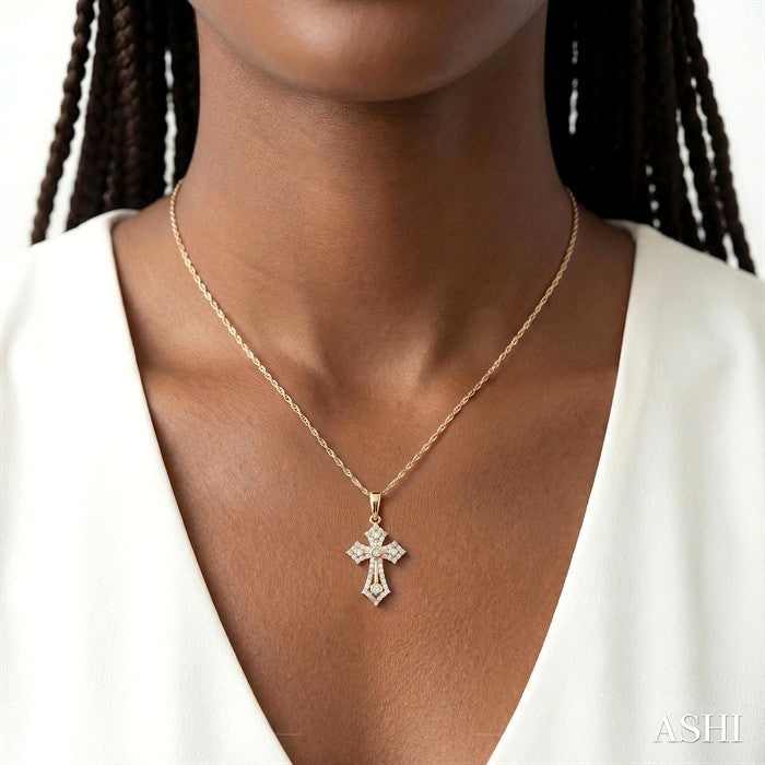 1/4 Ctw Round Cut Diamond Cross Motif Fashion Pendant With Chain in 10K Yellow Gold