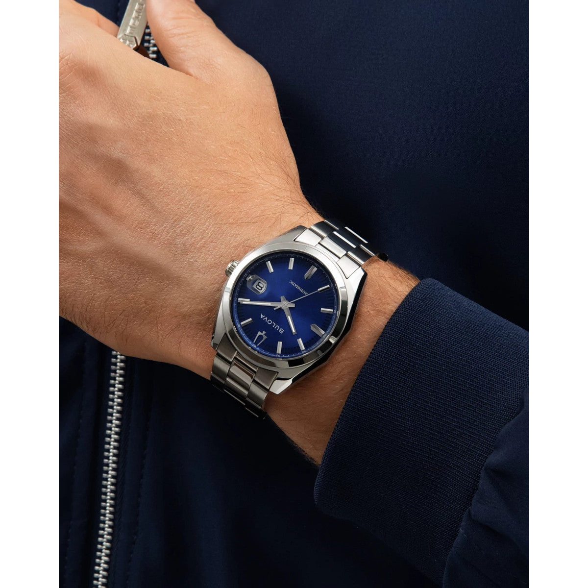 Bulova Surveyor 96B436, 39mm blue dial stainless steel, Mens