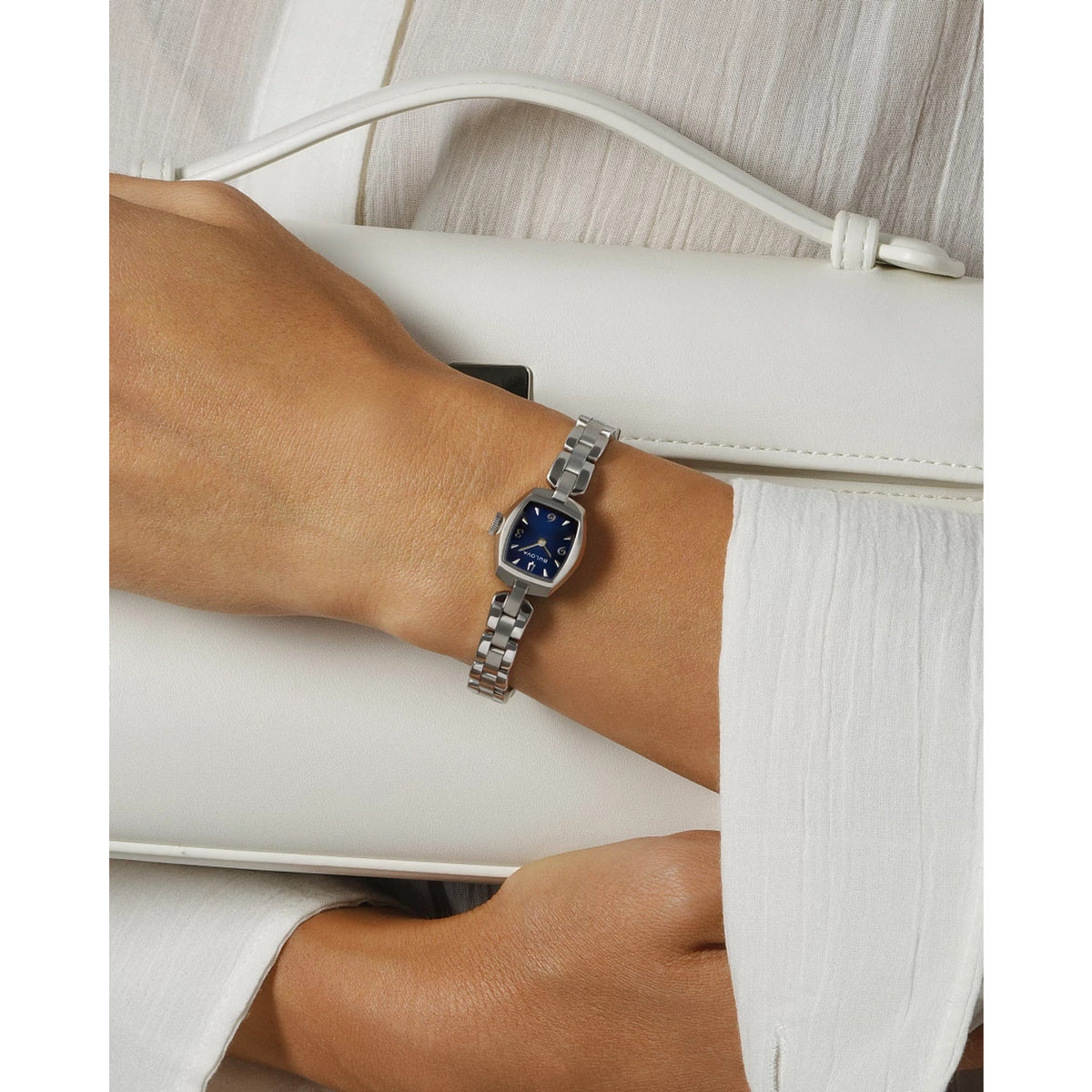 Goddess of Time - Jackie 96L361