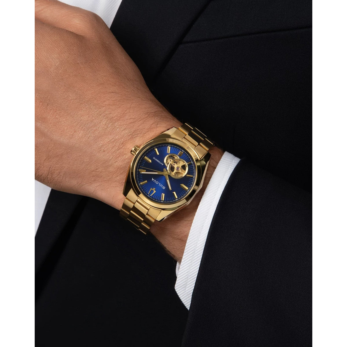 Bulova Surveyor 97A203, 39mm blue dial stainless steel, Mens