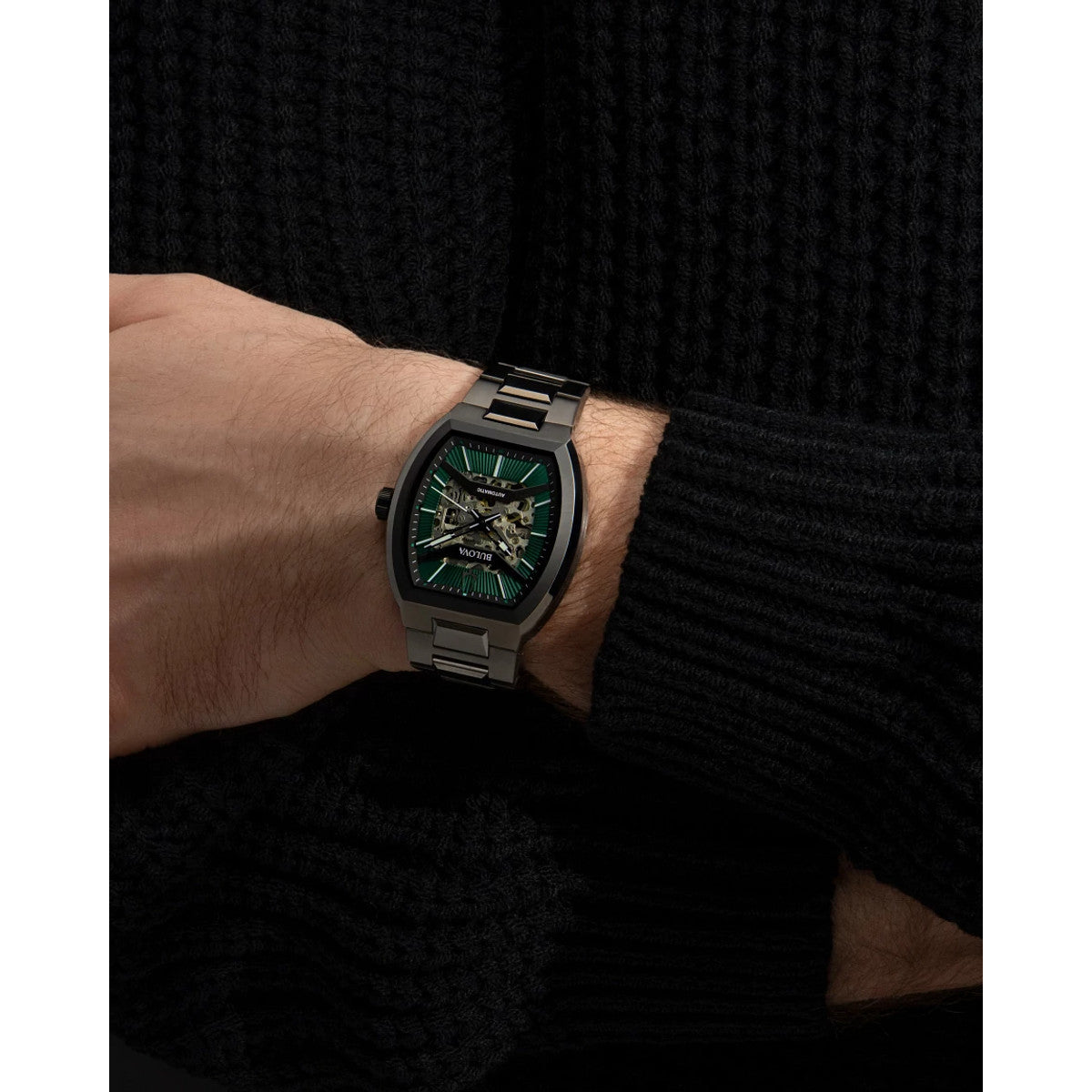 Bulova Maquina 98A321, 40mm black dial stainless steel, Mens