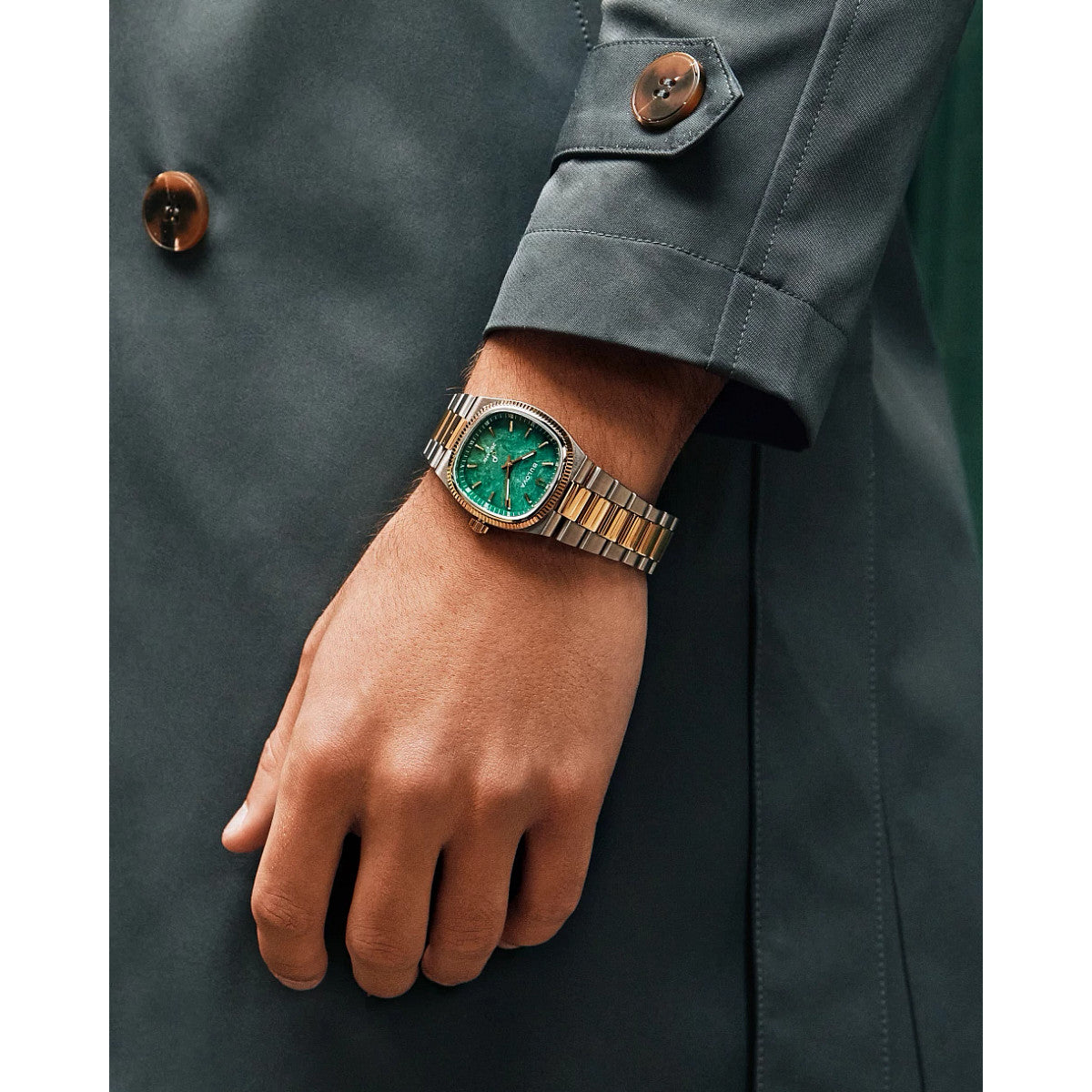 Bulova Super Seville 98A336, 35mm green dial stainless steel, Mens