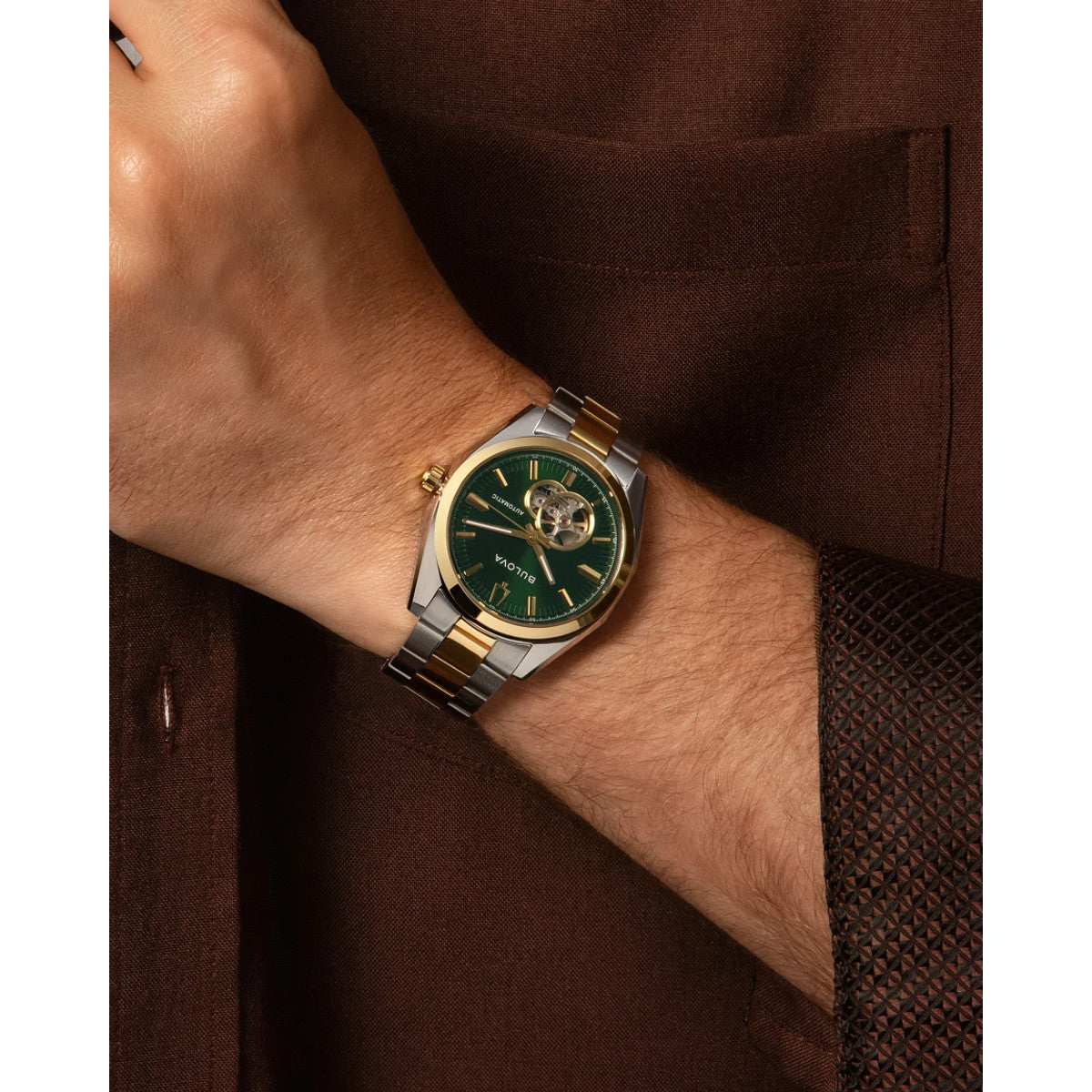 Bulova Surveyor 98A338, 39mm green dial stainless steel, Mens