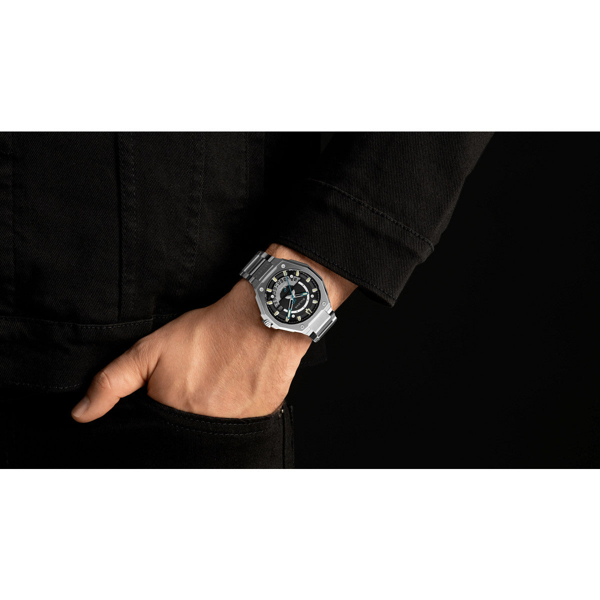 Bulova Series X 98B456, 42mm black dial stainless steel, Mens