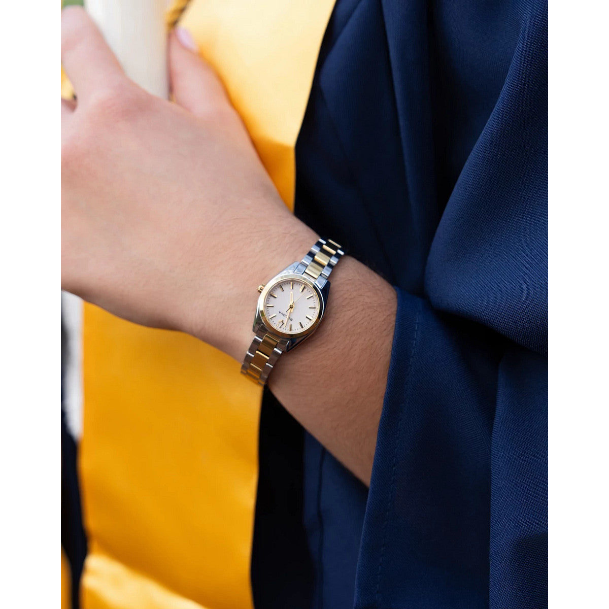 Bulova Surveyor 98L331, 22.7mm white dial stainless steel, Ladies