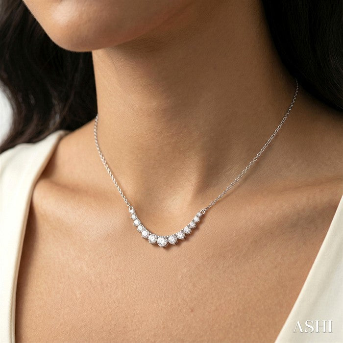 1 Ctw Graduated Round Cut Diamond Smile Necklace in 14K White Gold