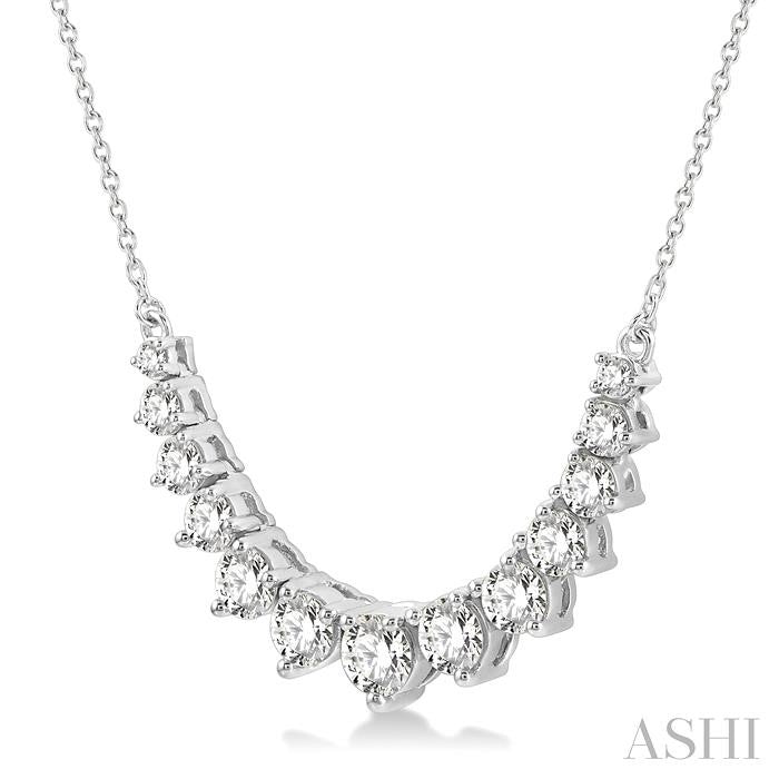 1 Ctw Graduated Round Cut Diamond Smile Necklace in 14K White Gold