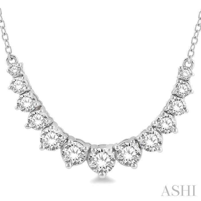 1 Ctw Graduated Round Cut Diamond Smile Necklace in 14K White Gold