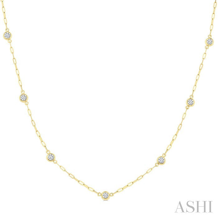 1/2 Ctw Bezel Set Round Cut Diamond Paperclip Station Necklace in 14K Yellow Gold