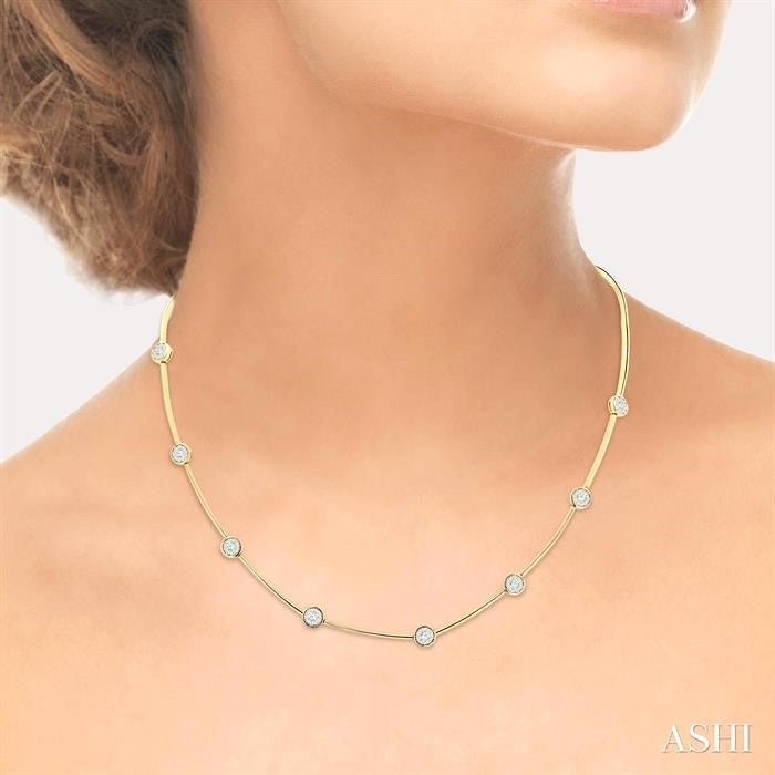 1 1/2 Ctw Lovebright Circular Mount & Bar Link Round Cut Diamond Choker Necklace in 14K Yellow and White Gold
