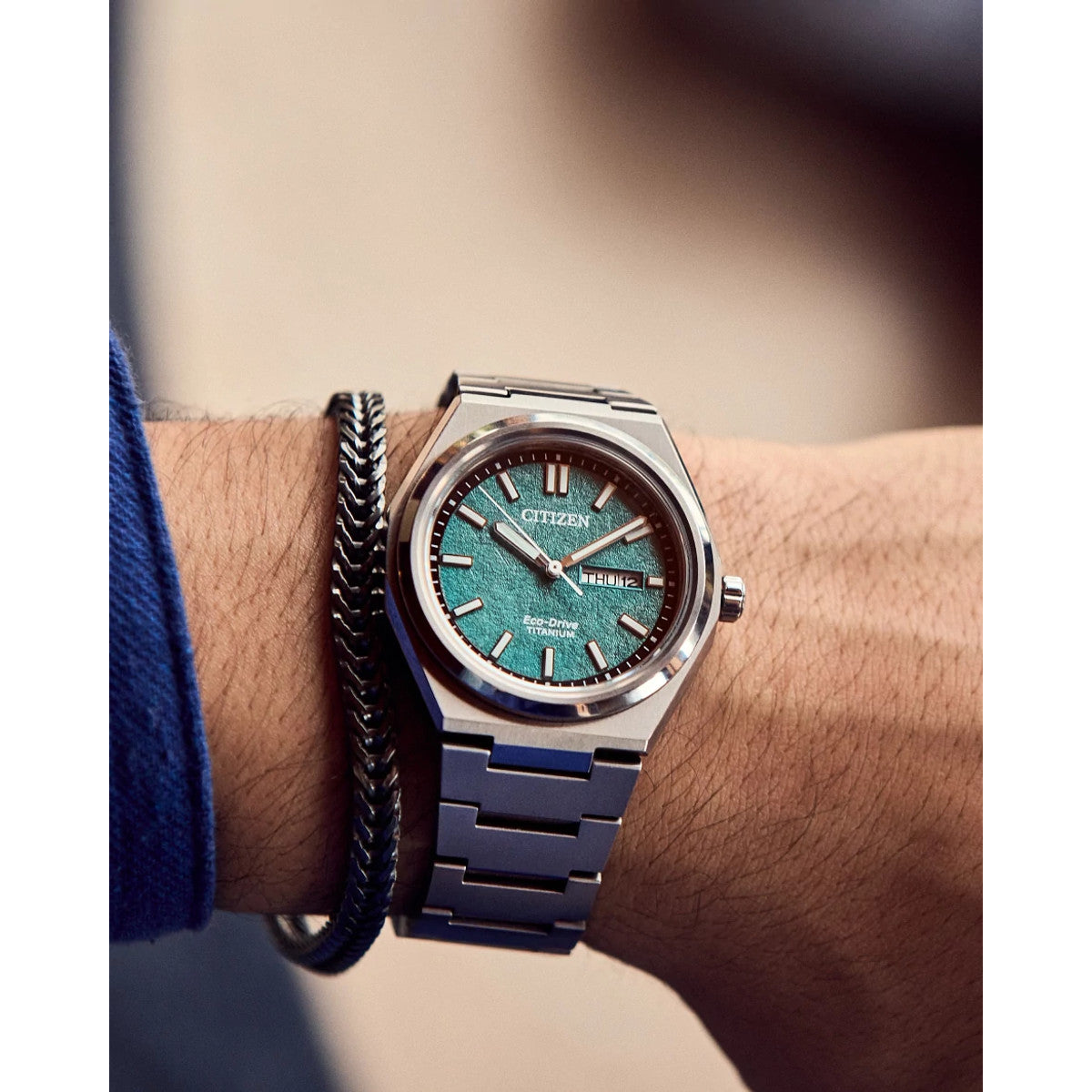 Citizen Zenshin Three-hand AW0130-85X view 4