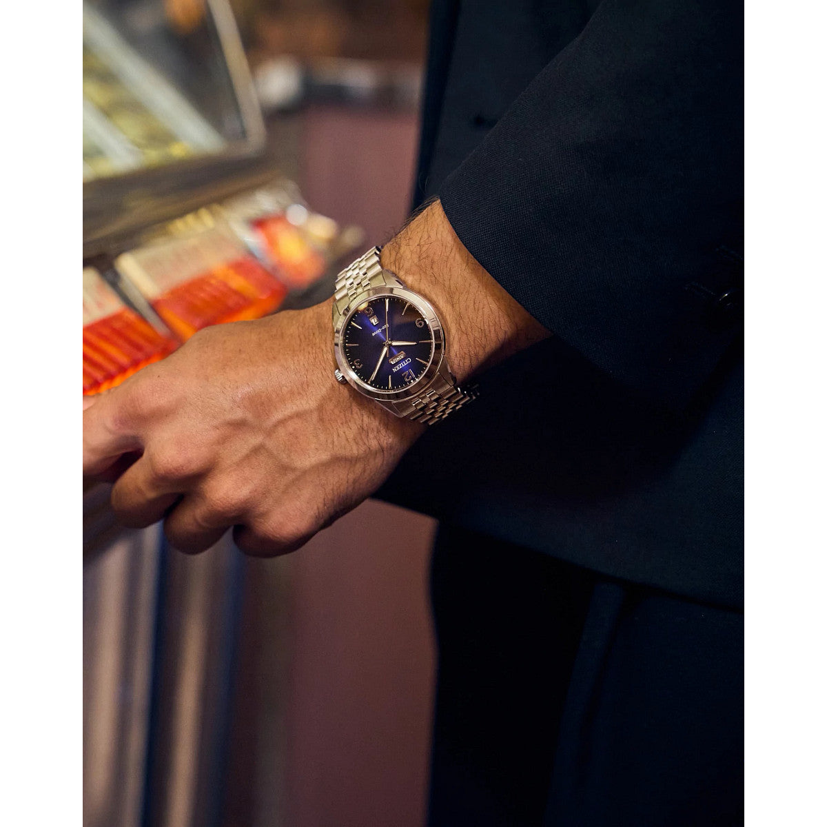 Citizen Rolan AW0150-53L view 4