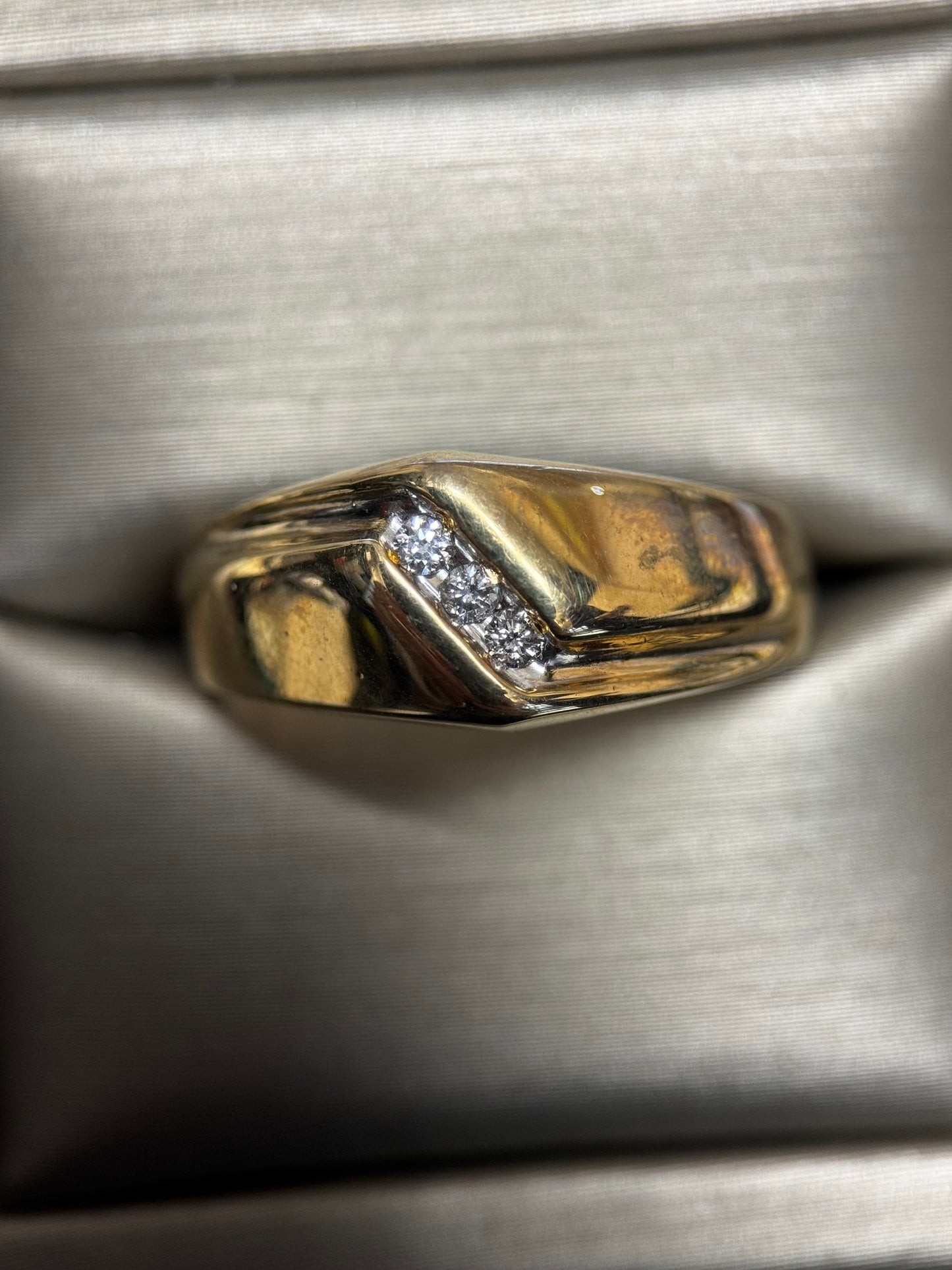 14k 3 stone Diamond Fashion bans