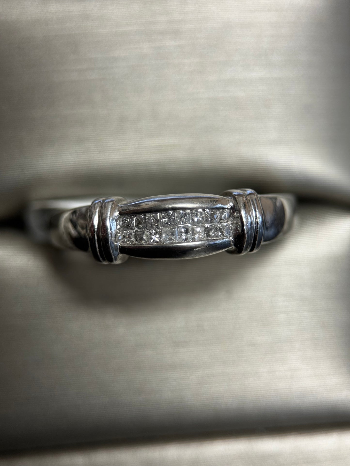 LADIES 16 princess cut DIAMOND BAND IN 10kw 1/4ctw