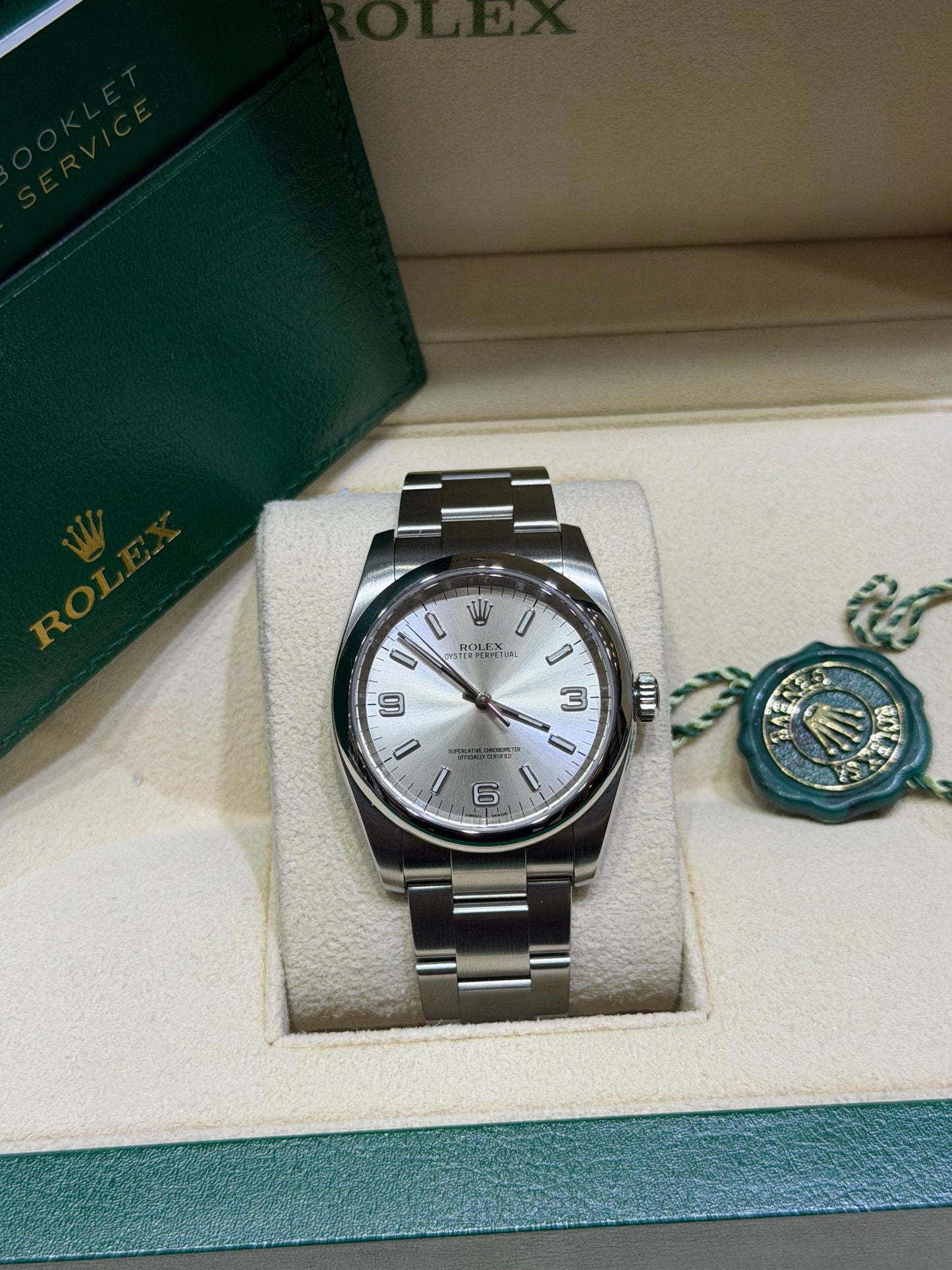 Rolex Oyster Perpetual 36mm Ref. 116000 – Silver Dial | Pre-Owned Rolex