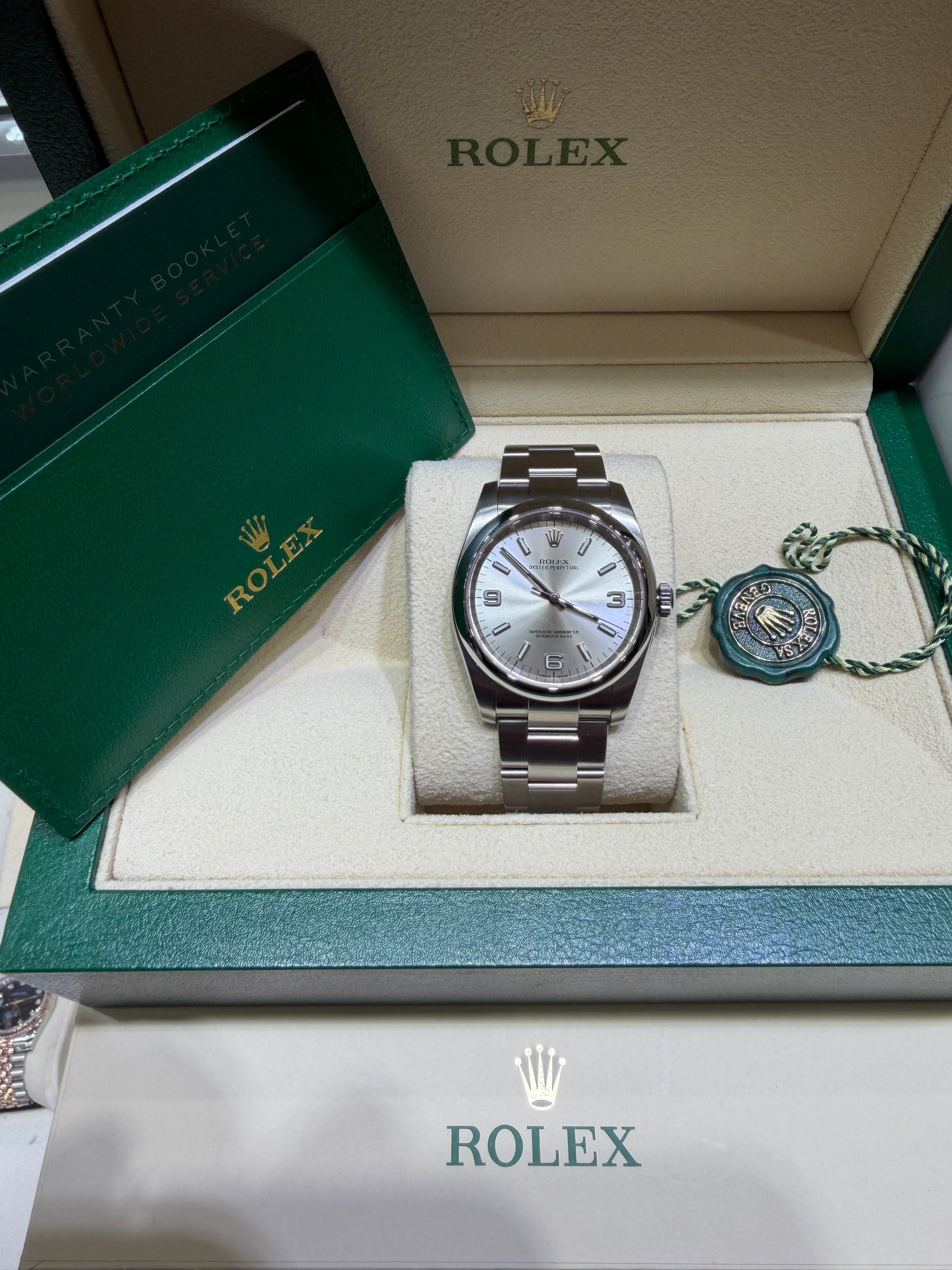 Rolex Oyster Perpetual 36mm Ref. 116000 – Silver Dial | Pre-Owned Rolex