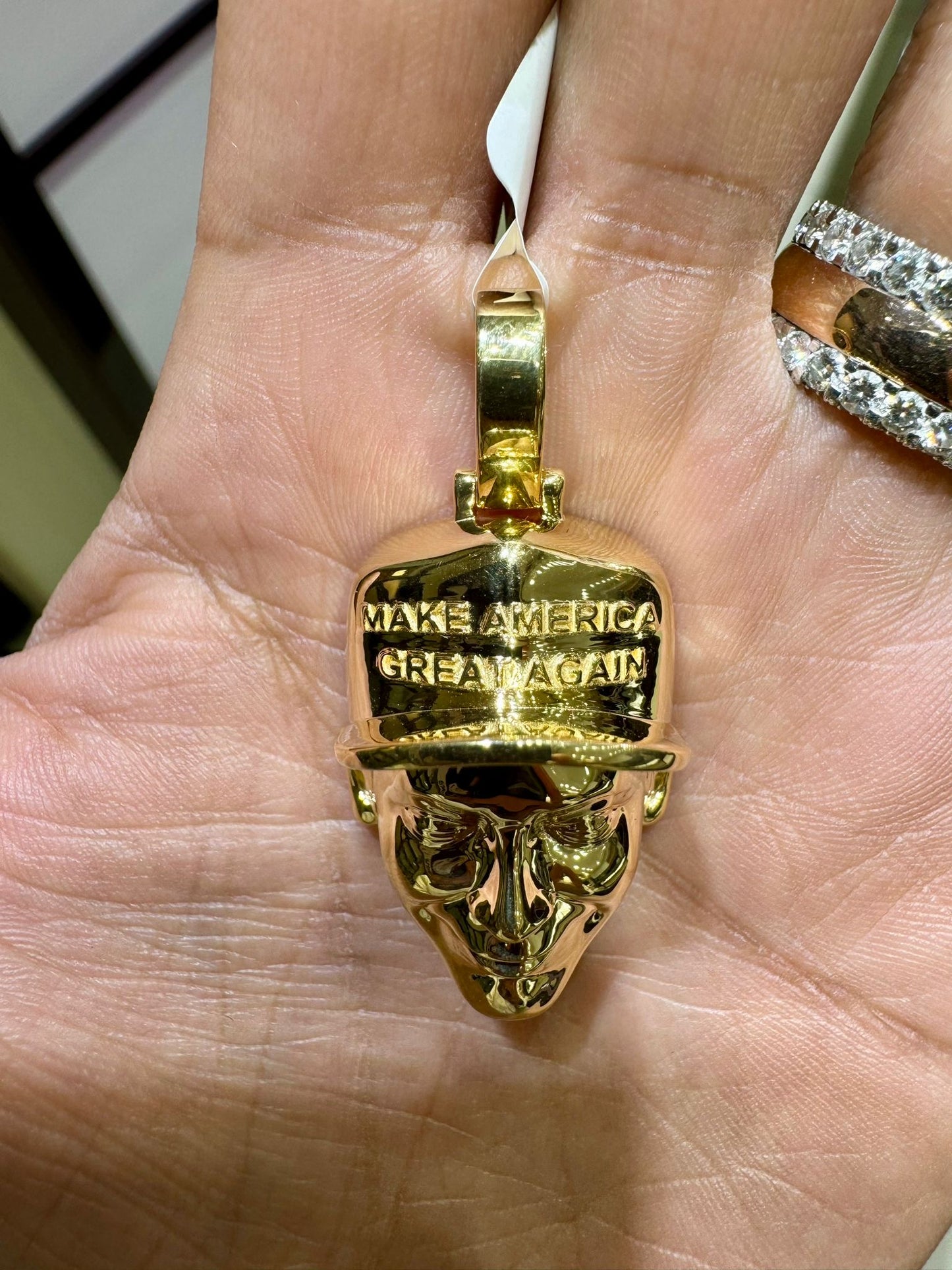 10k yellow Gold Donald Trump Pendant