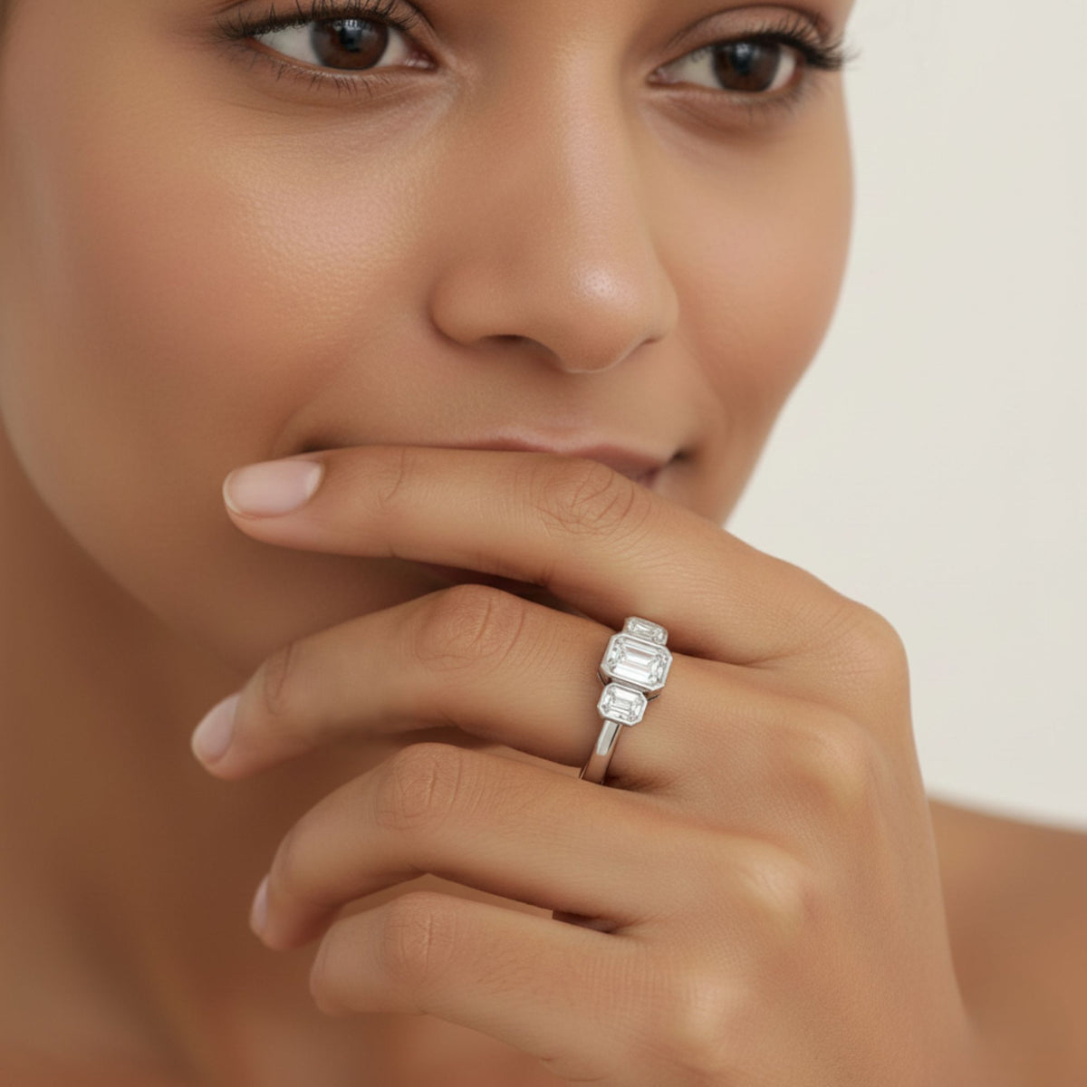 3 STONE EMERALD RING