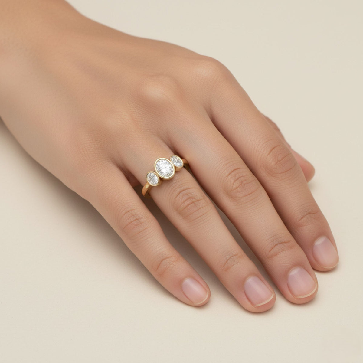 3 STONE OVAL RING