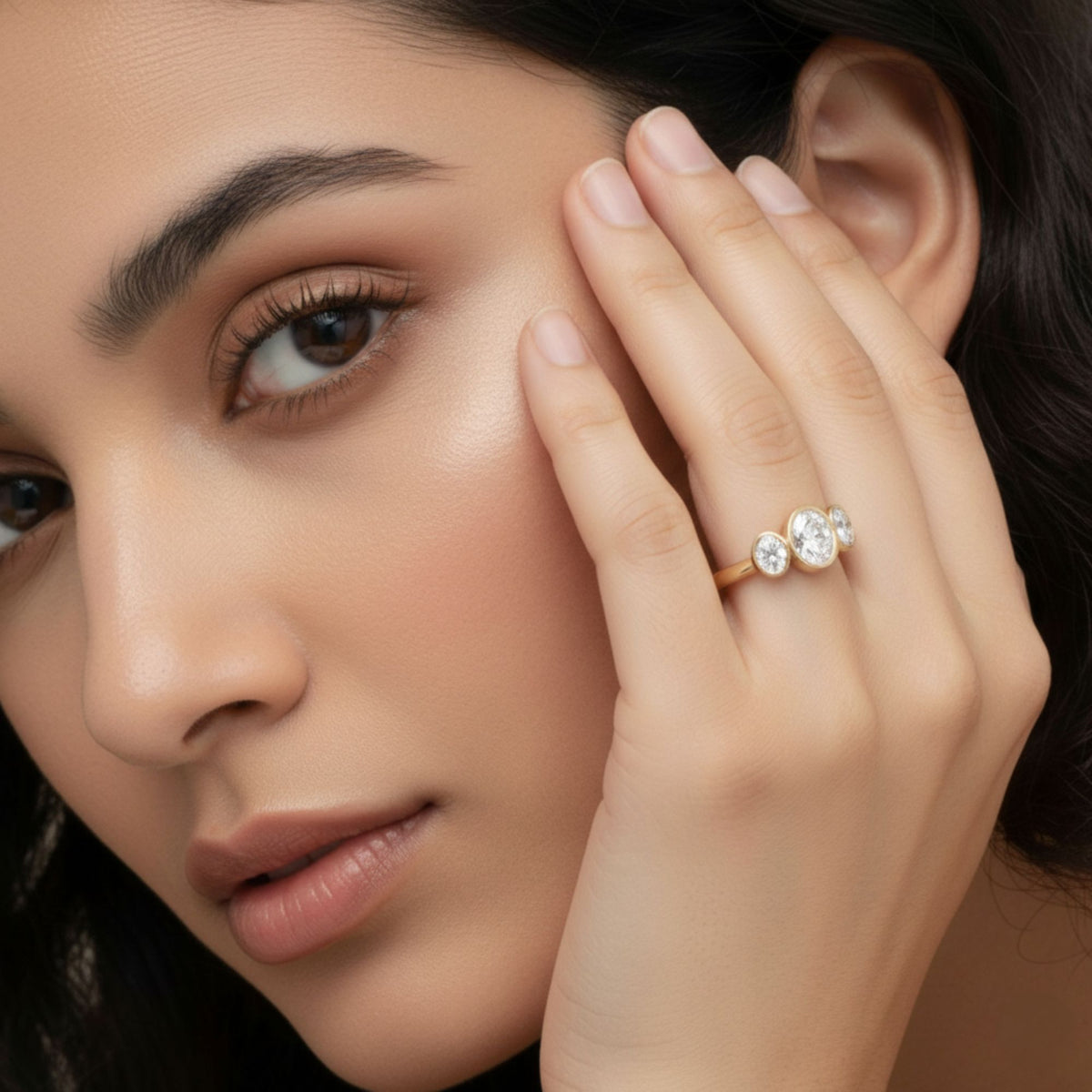 3 STONE OVAL RING