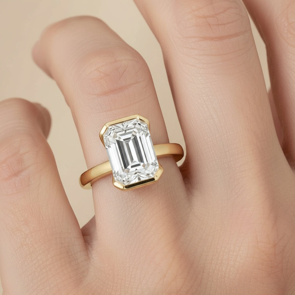 EMERALD 1CT PLUS RING