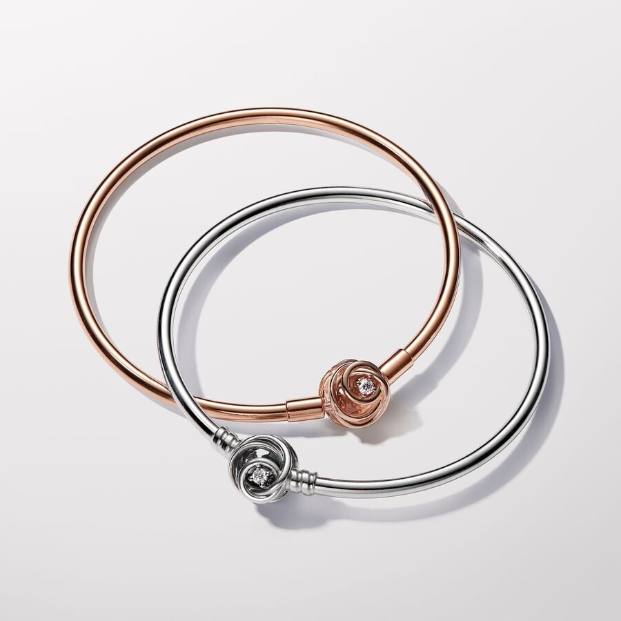 Pandora Moments Encircled Clasp Bangle