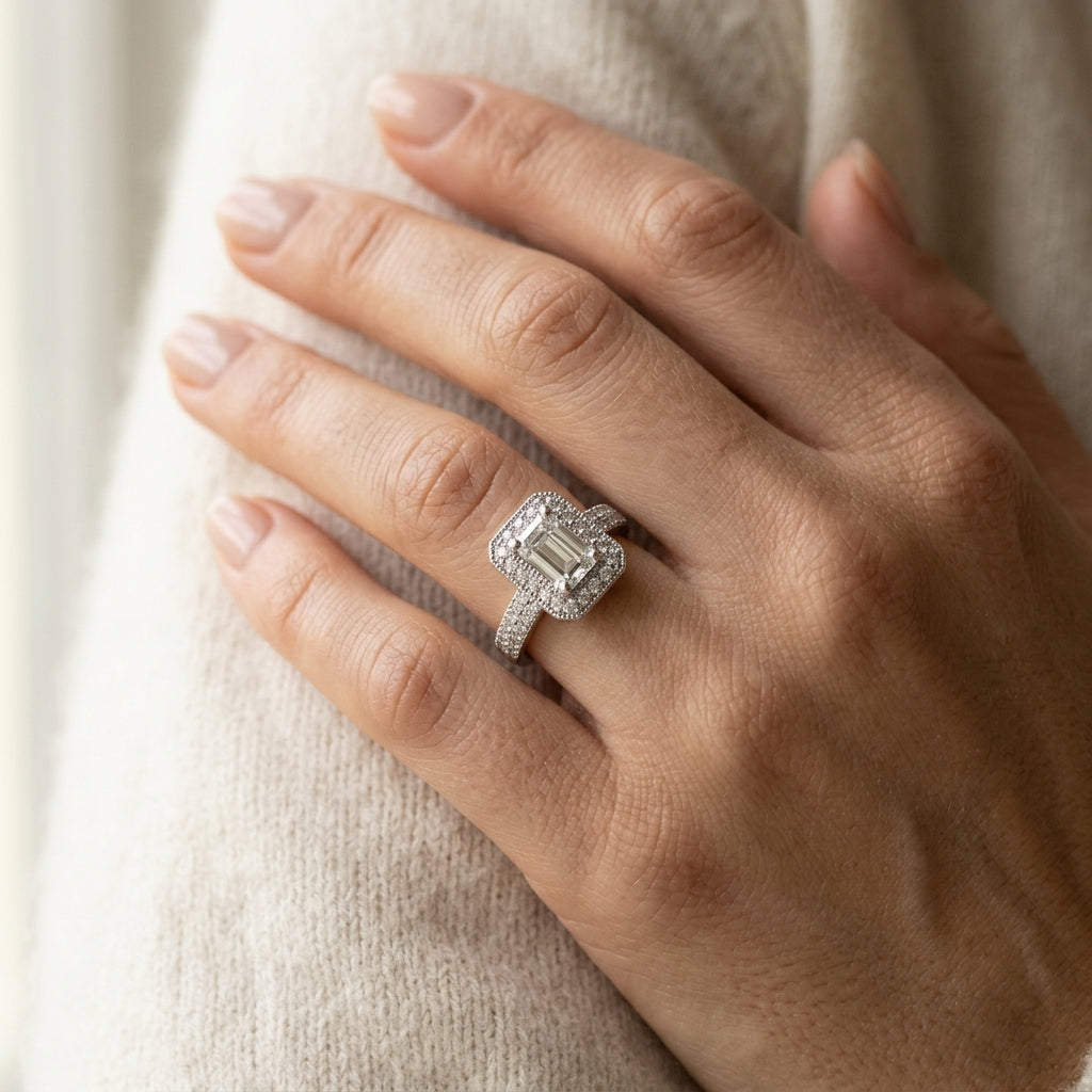 COLOR RINGS EMERALD - worn lifestyle photo