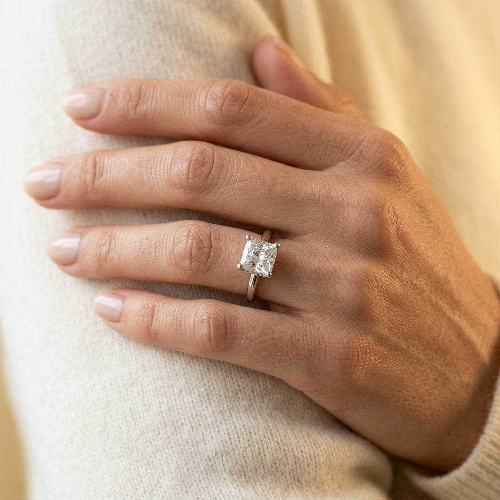 ENGAGEMENT RINGS SOLITAIRES PRINCE - worn lifestyle photo