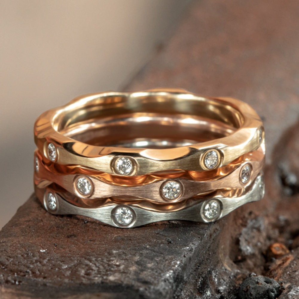 THE SWEETHEART 2.5mm 14K Yellow Benchmark men's wedding band