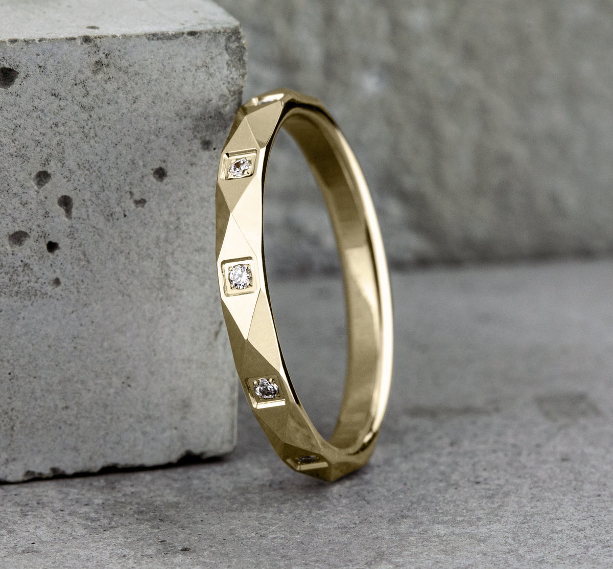 THE CLEOPATRA 2.5mm 14K Yellow Benchmark men's wedding band