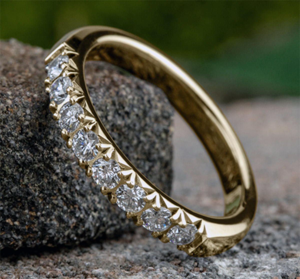 THE FARAH 2.5mm 14K Yellow Benchmark men's wedding band