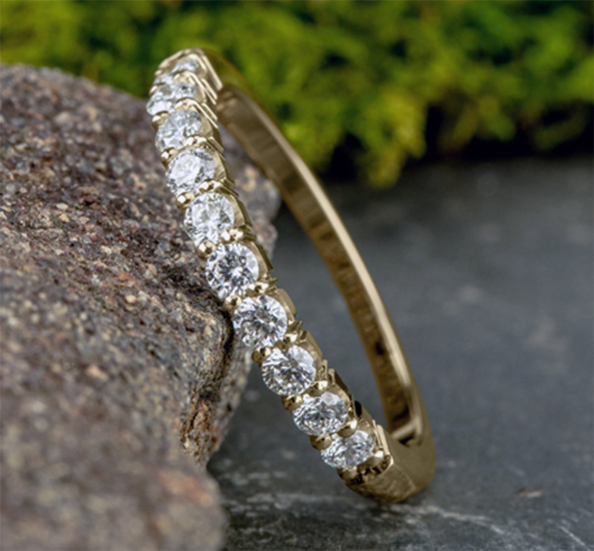 THE JENNIFER 2.5mm 14K Yellow Benchmark men's wedding band